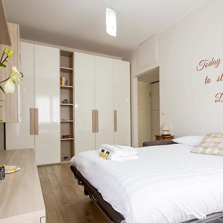Lorenteggio Studio Apt Milán Exteriér fotografie